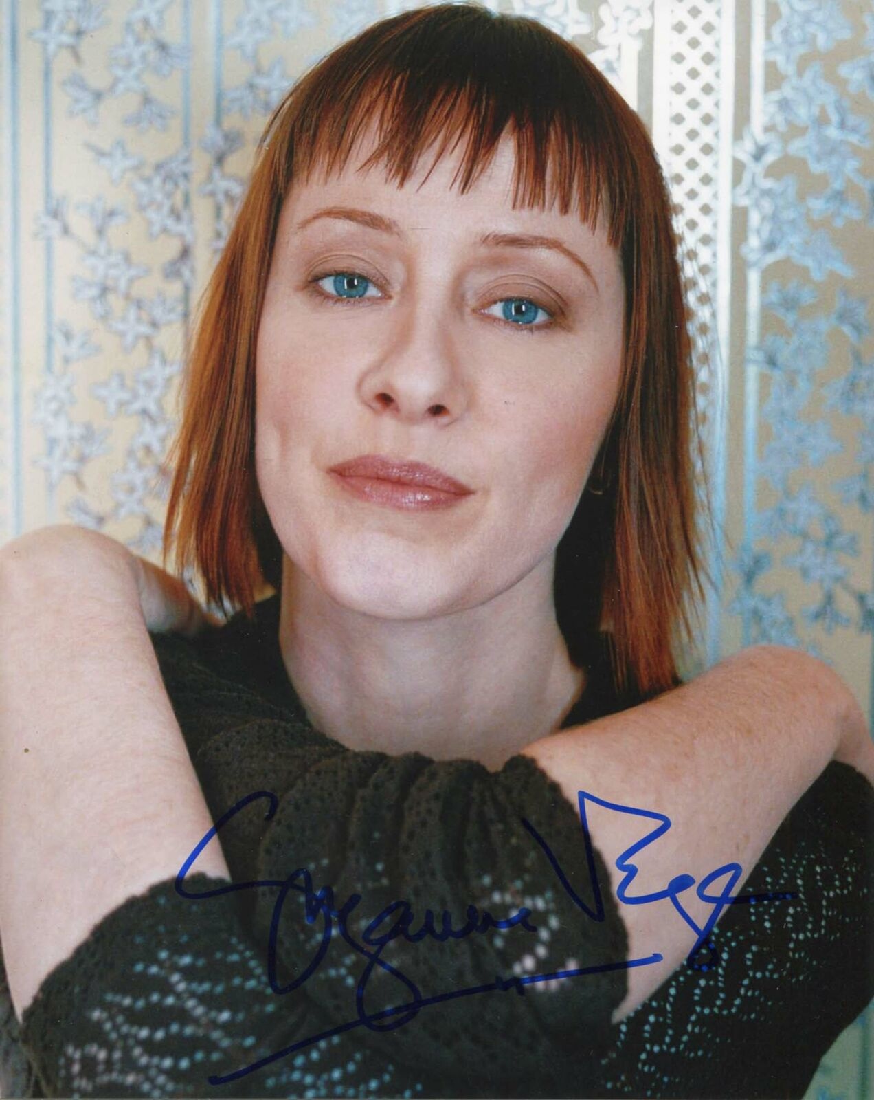 ROCK SINGER Suzanne Vega autograph, In-Person signed Photo Poster painting