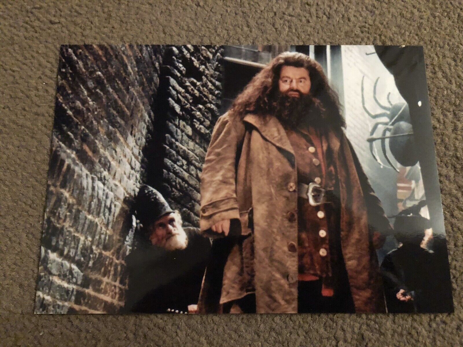 ROBBIE COLTRANE (HARRY POTTER) UNSIGNED Photo Poster painting- 7x5”