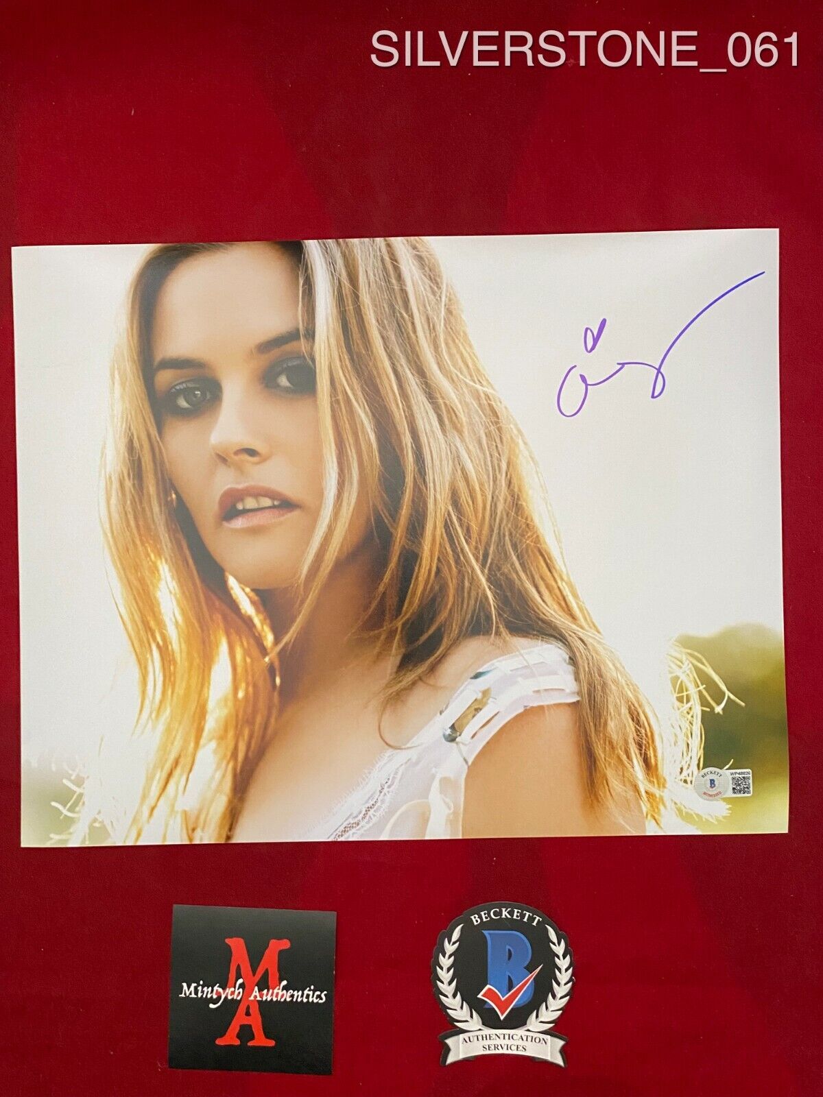 ALICIA SILVERSTONE AUTOGRAPHED SIGNED 11x14 Photo Poster painting! SEXY! BECKETT COA!