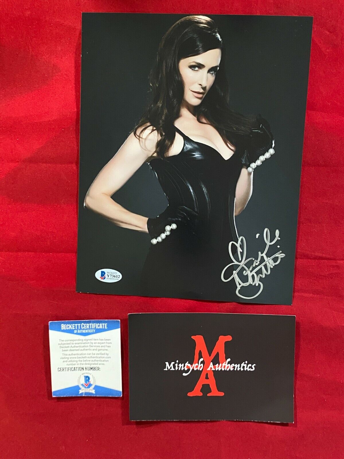 DANIELLE BISUTTI AUTOGRAPHED SIGNED 8x10 Photo Poster painting! INSIDIOUS! BECKETT COA! HORROR!