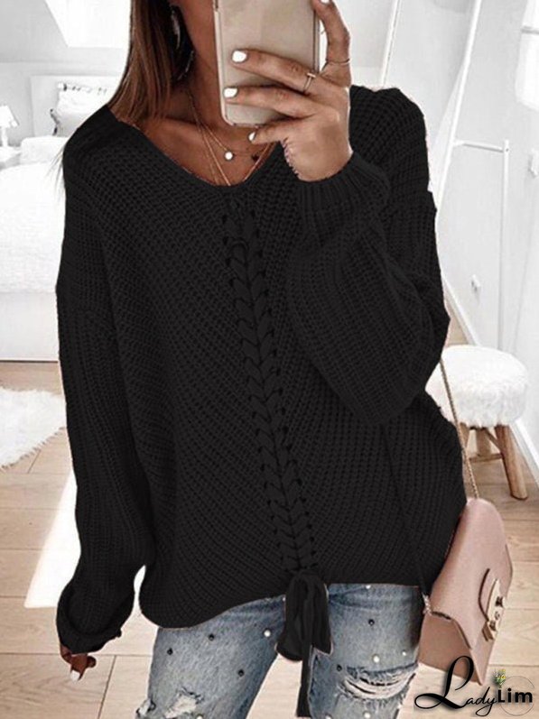Fashionable and Minimalist Pullover