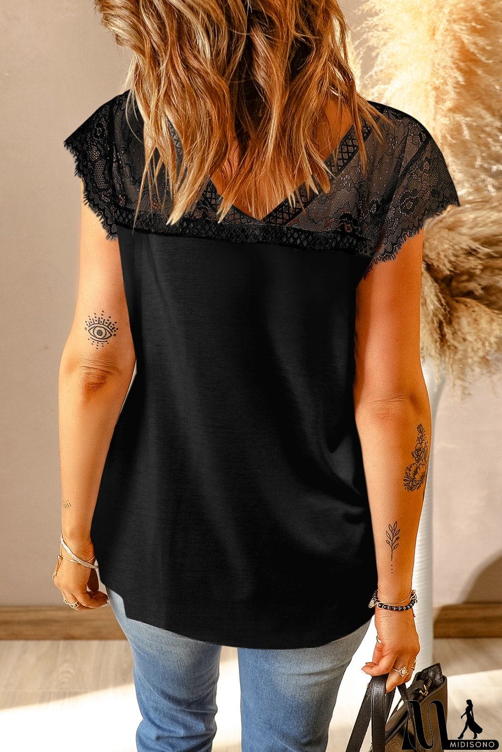 MidiSono - Scalloped Spliced Lace V-Neck Top