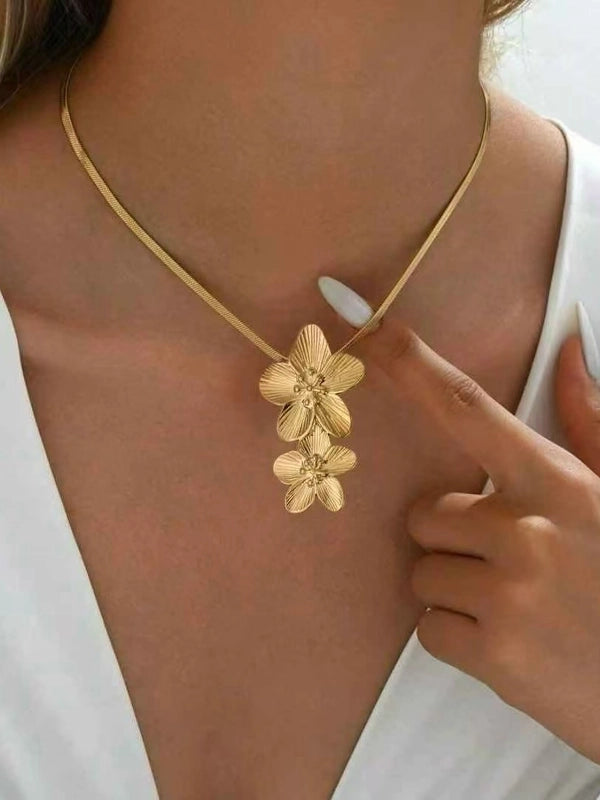 Classical Exaggerated Flower 304 Stainless Steel Pendant Necklace