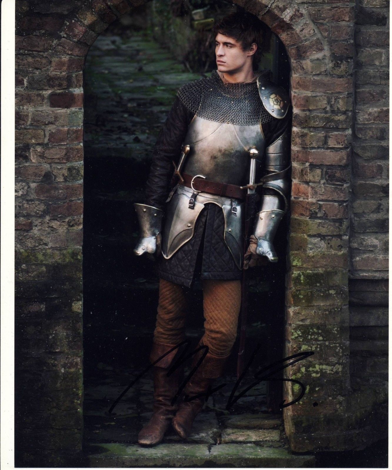 Max Irons Autograph THE WHITE QUEEN Signed 10x8 Photo Poster painting AFTAL [5593]