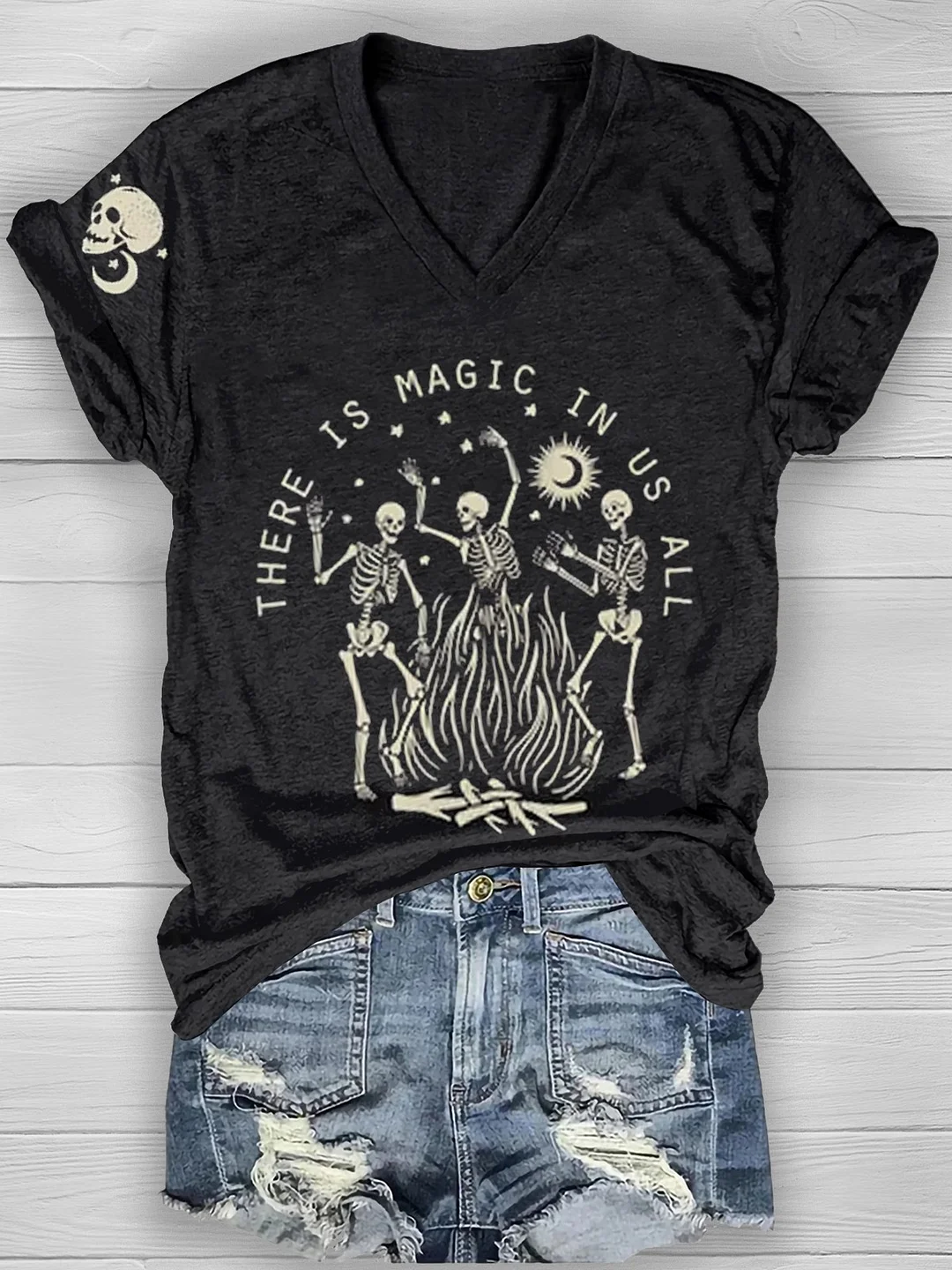 Women's There Is Magic In Us All Halloween Casual  T-shirt