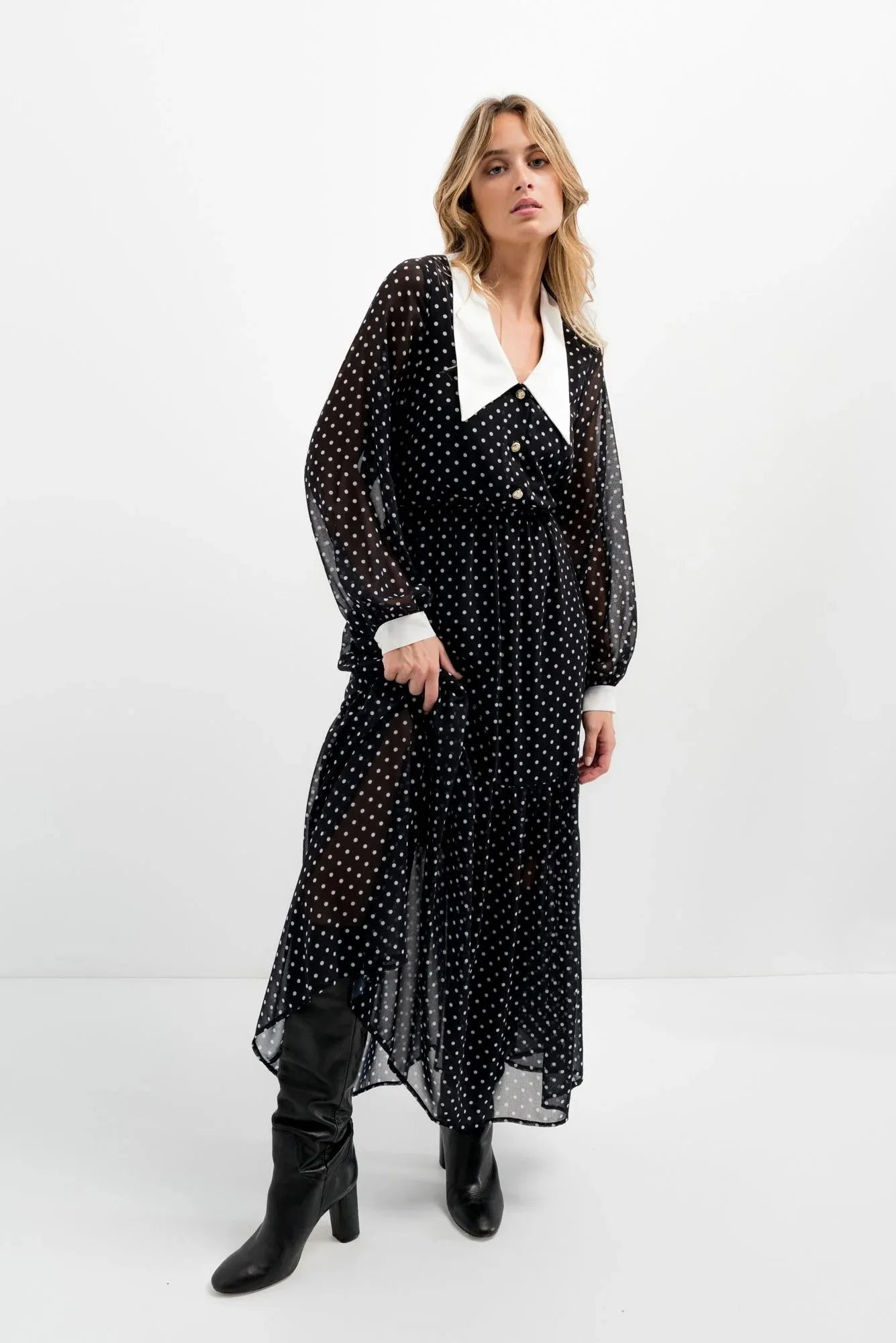 Robe longue &agrave; pois noire et blanche