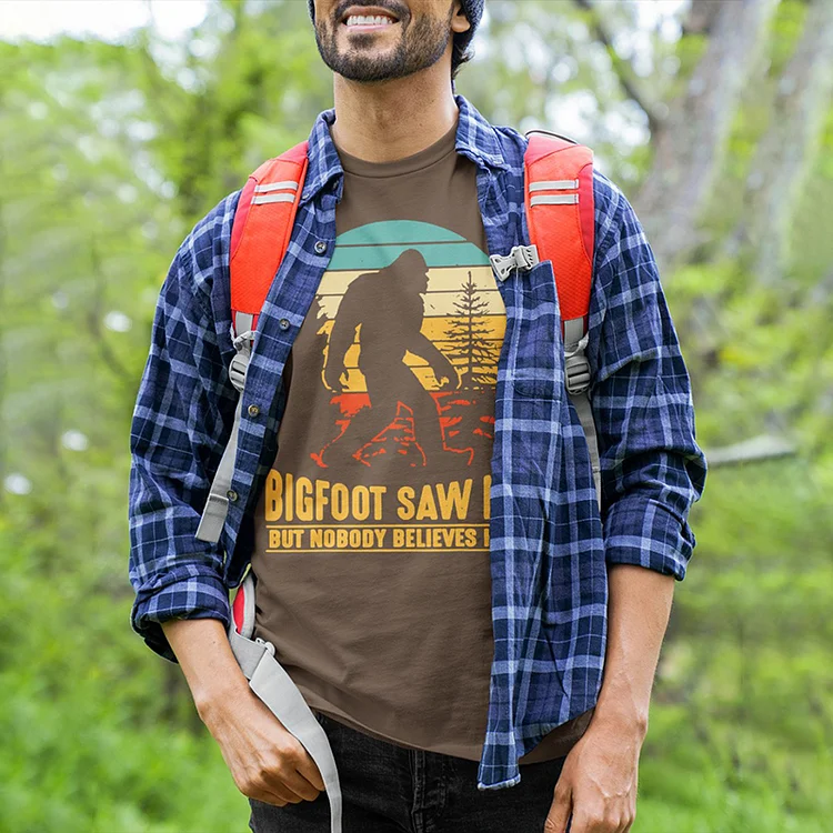 BrosWear Retro Bigfoot Saw Me Classic T-Shirt