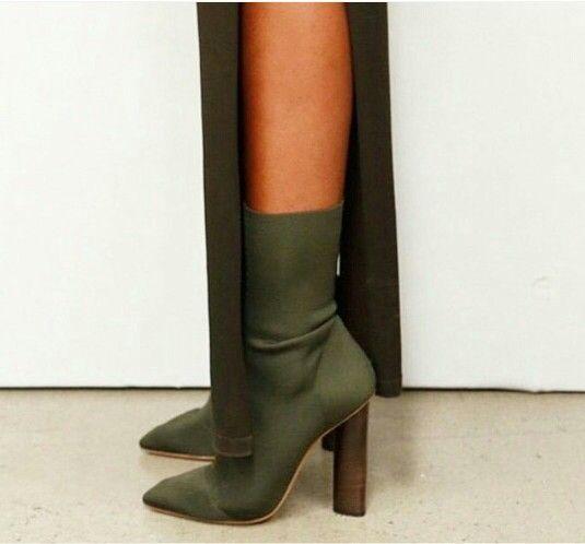 GOOSHOE Pure Color Pointed Toe High Chunky Heels Half Boots