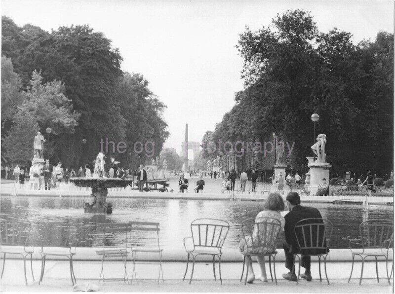 Parisian Paradise 1960's PARIS FRANCE 9.5 x 7 ORIGINAL FOUND Photo Poster painting 012 16 Z