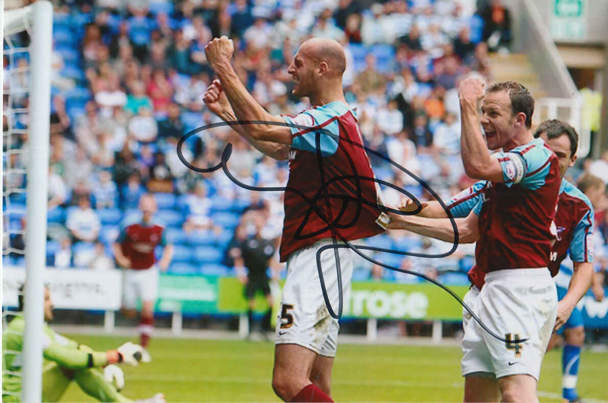 SCUNTHORPE HAND SIGNED ROB JONES 6X4 Photo Poster painting.