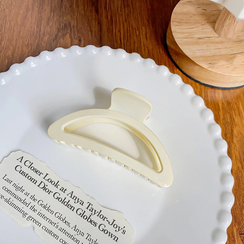 Minimalist Solid Color Arylic Hair Claws