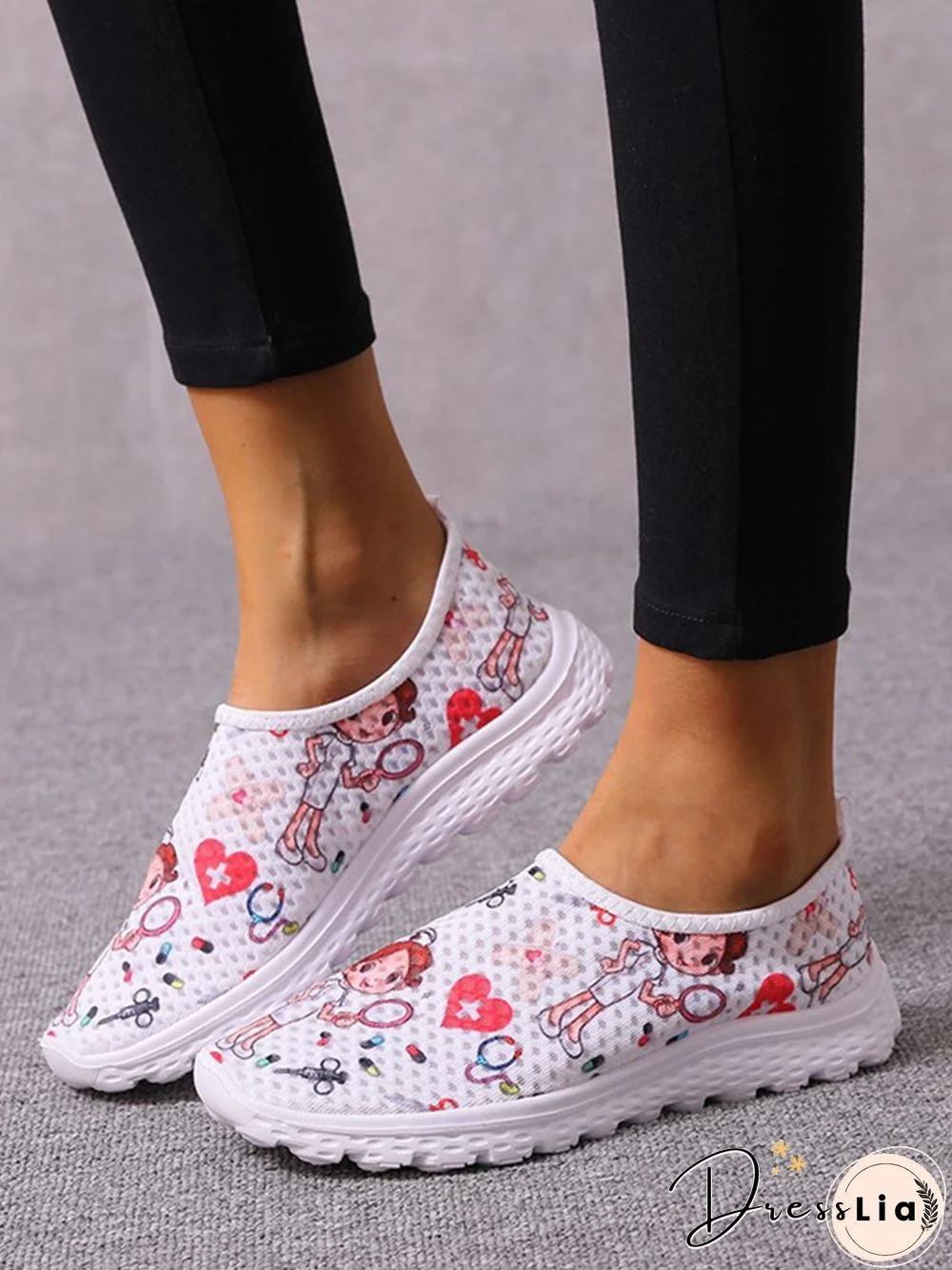 Nurse Fighting Epidemic Print Breathable Tulle Mesh Lightweight Sneakers