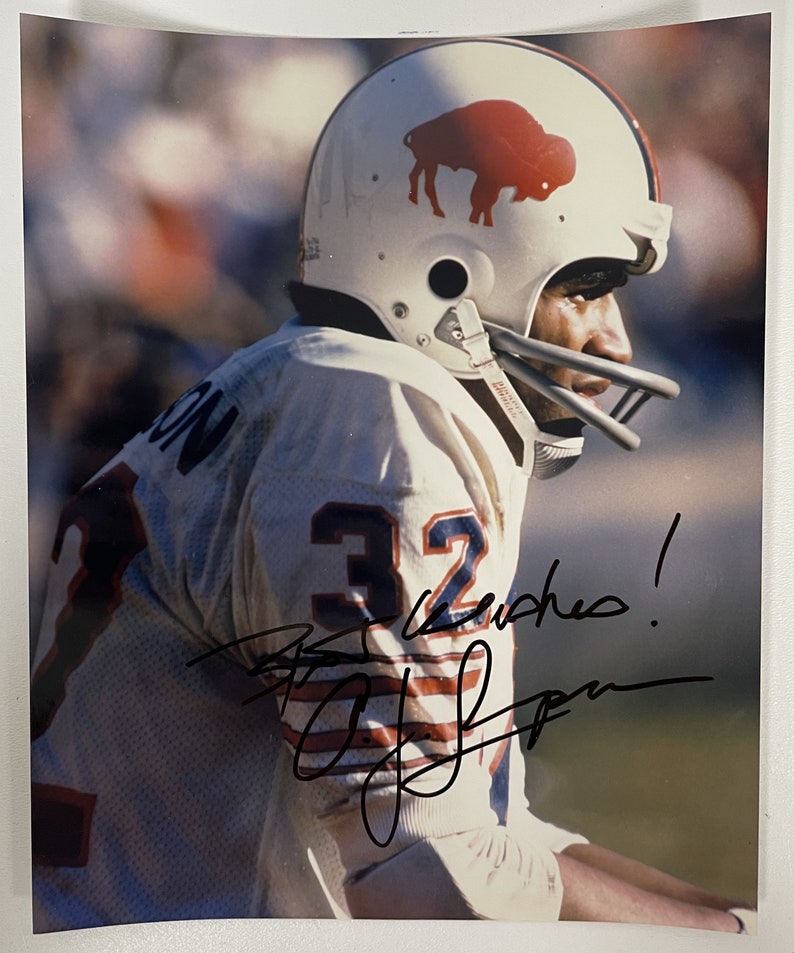 O.J. Simpson Signed Autographed Glossy 8x10 Photo Poster painting Buffalo Bills - COA Matching Holograms