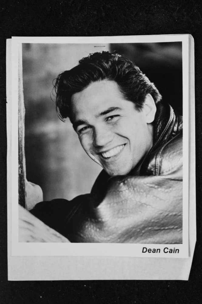 Dean Cain - 8x10 Headshot Photo Poster painting w/ Resume - Lois & Clark