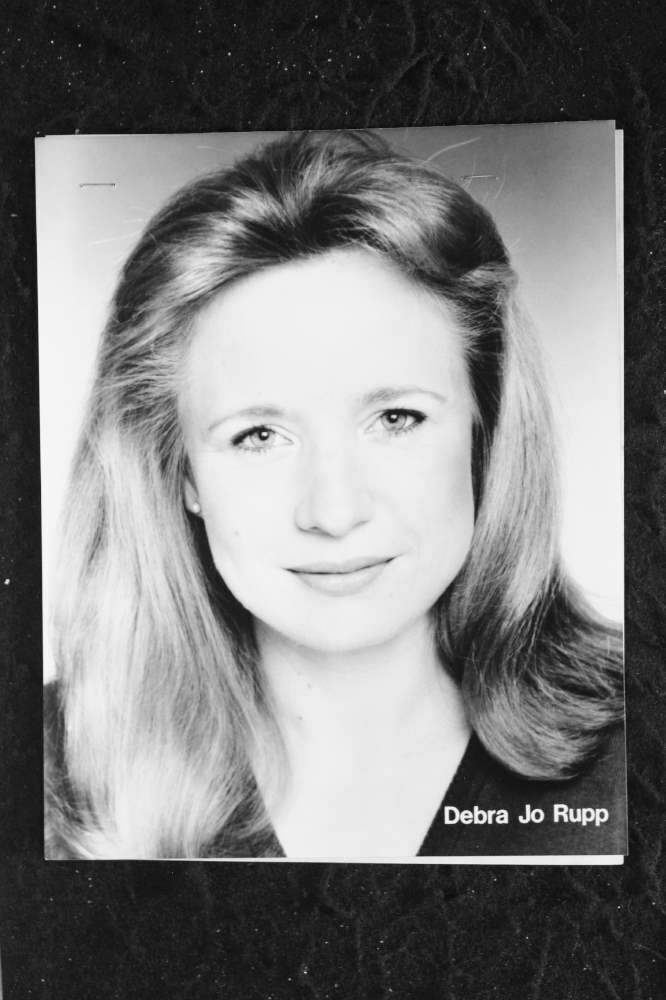 Debra Jo Rupp - 8x10 Headshot Photo Poster painting w/ Resume - That 70's Show