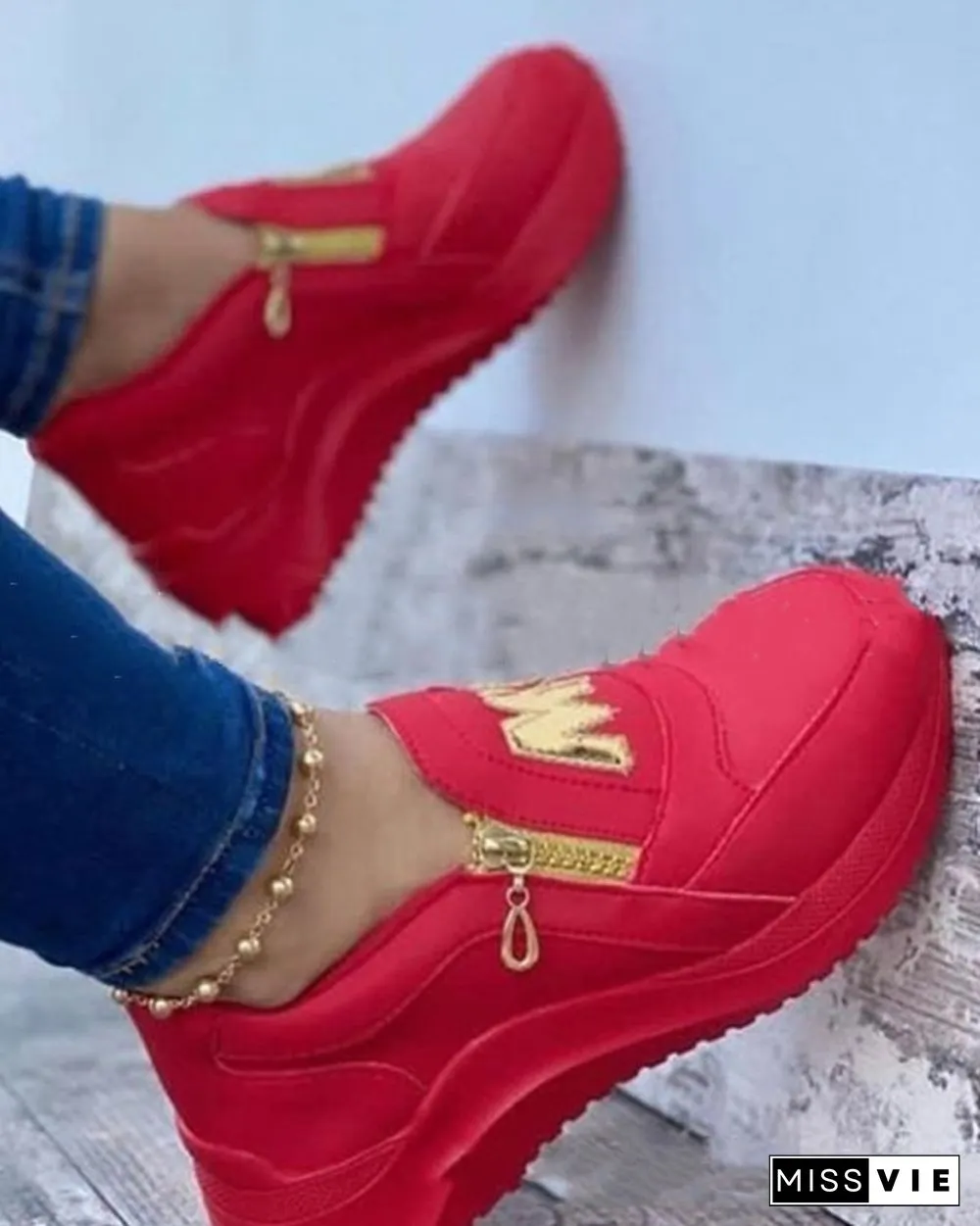Round-toe Solid Color Splicing Letter Embroidery Sneakers