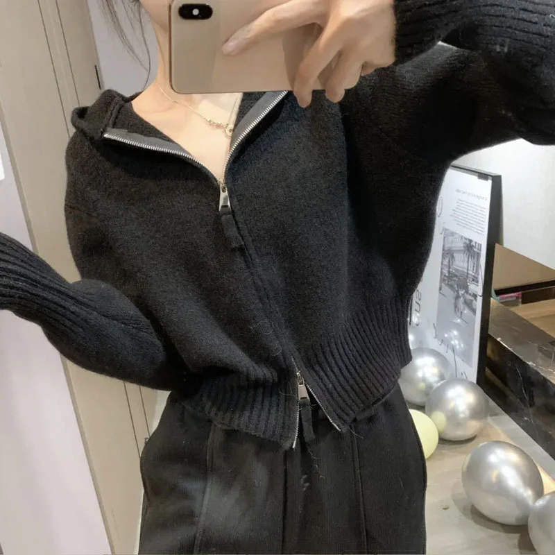 Uveng Uveng Zipper Sweater Jacket Cardigan 2024 Spring And Autumn Wear A Small Design Of Small Short Hooded Knitted Shirt