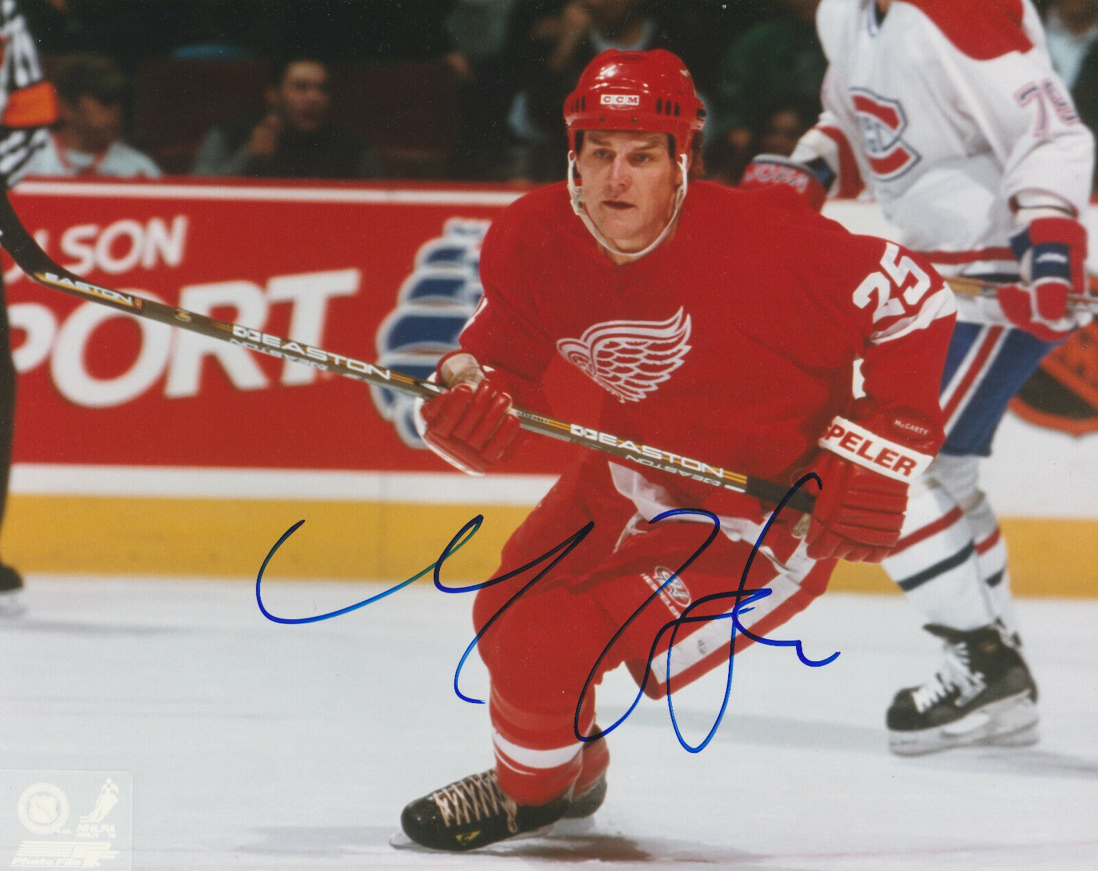 DARREN McCARTY SIGNED DETROIT RED WINGS ACTION 8x10 Photo Poster painting #2 Autograph