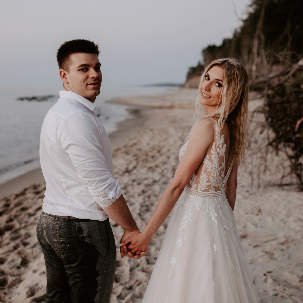 Modest Long A-line V-neck Open Back Tulle Wedding Dress with Appliques Lace