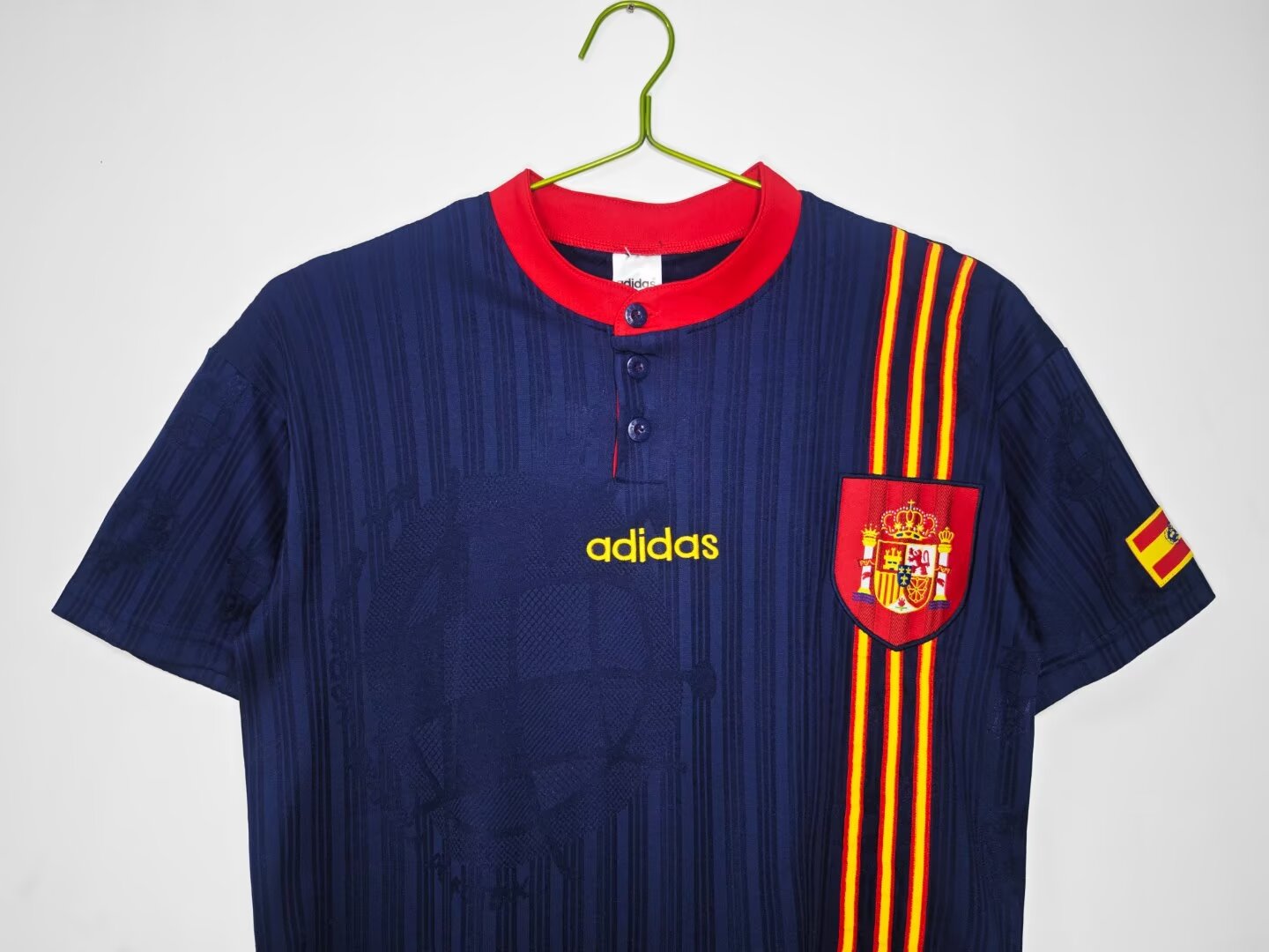 Retro Spain 1996 Away Football T-Shirt Thai Quality