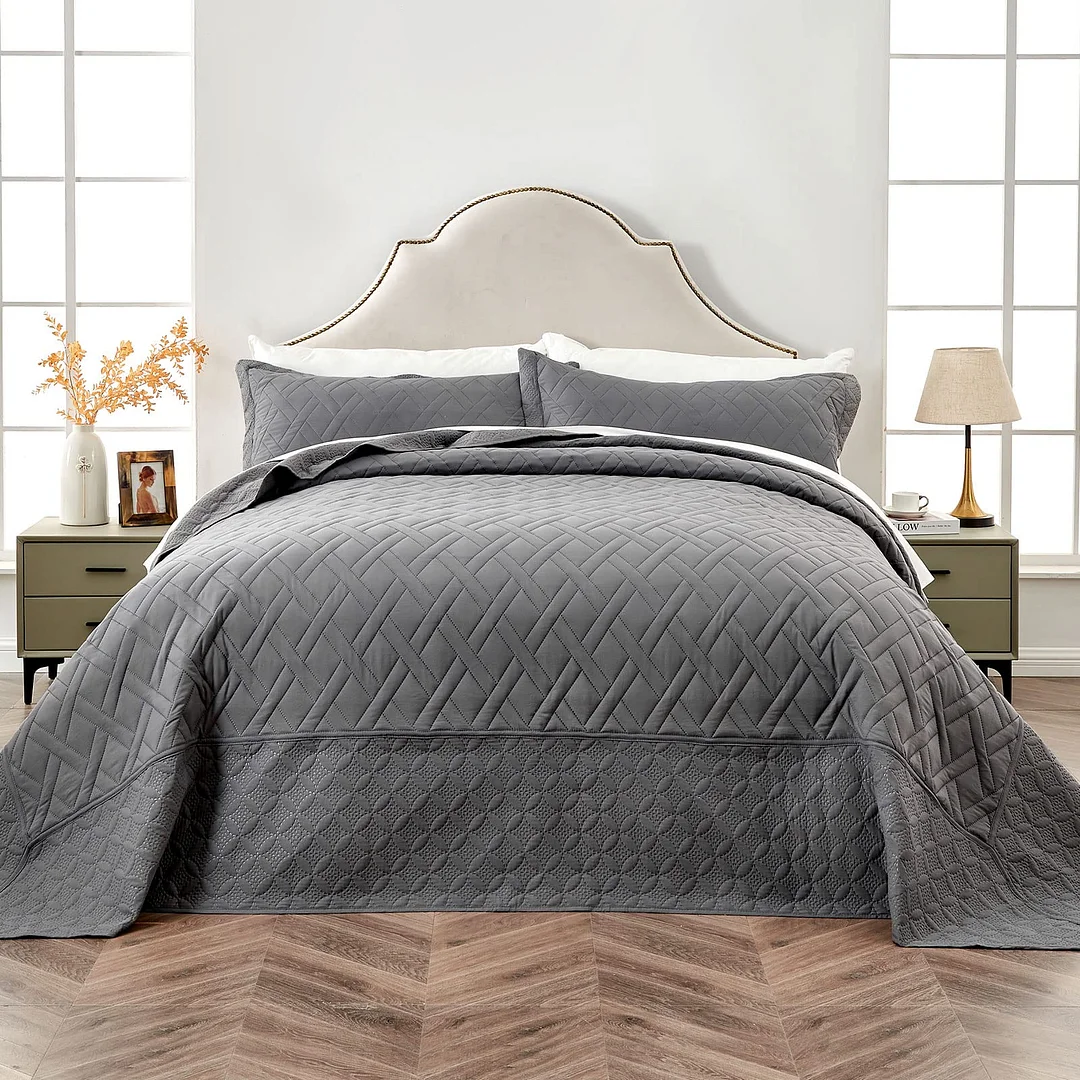 Qucover California King Bedspread Oversized, 3 Piece Soft Microfiber Dark Grey Cal King Quilts Oversized, Ultrasonic Quilt with Diamond Pattern, Oversized King Quilt 