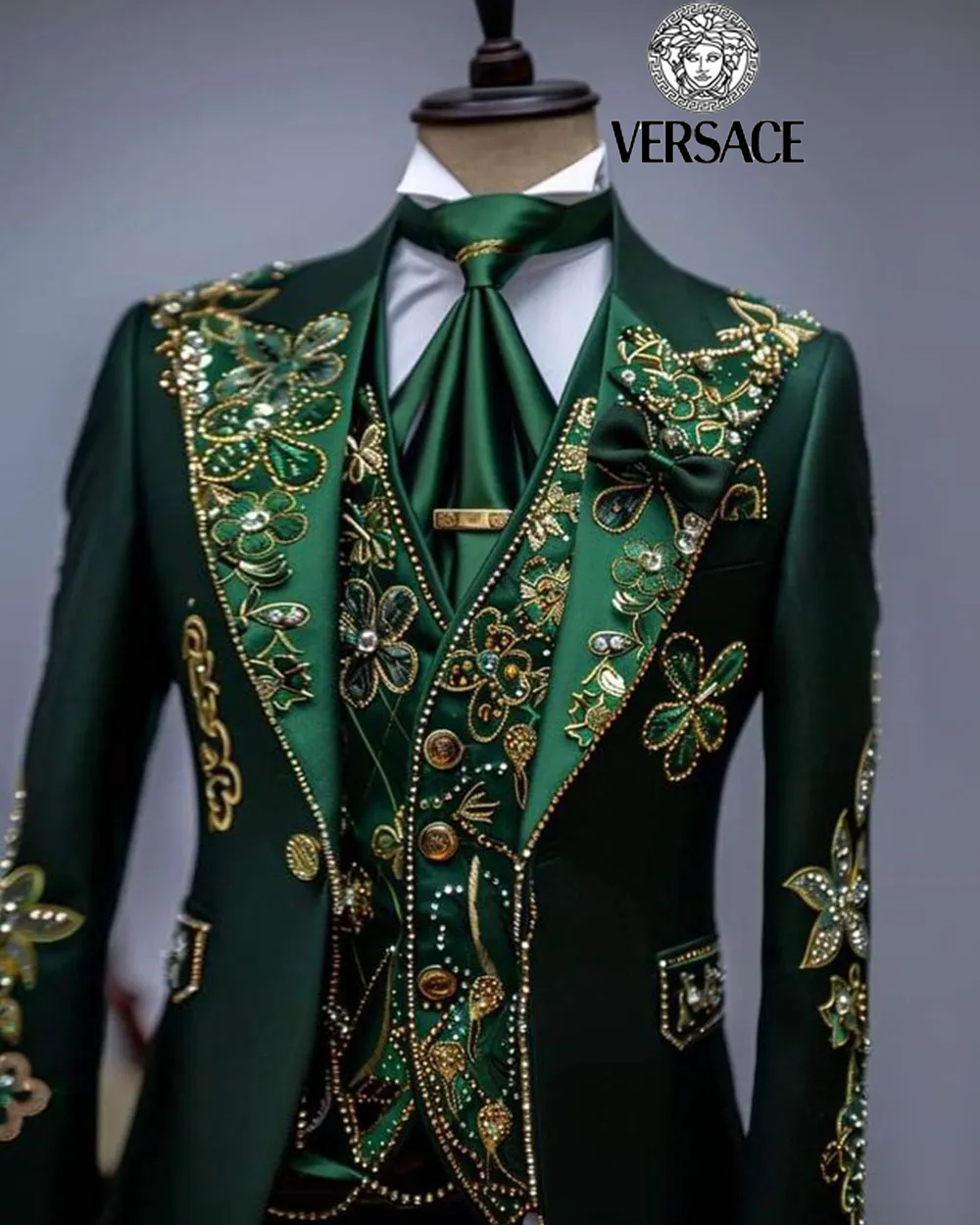 【Versace】Rosa Herrenblazer mit gestickter Blume