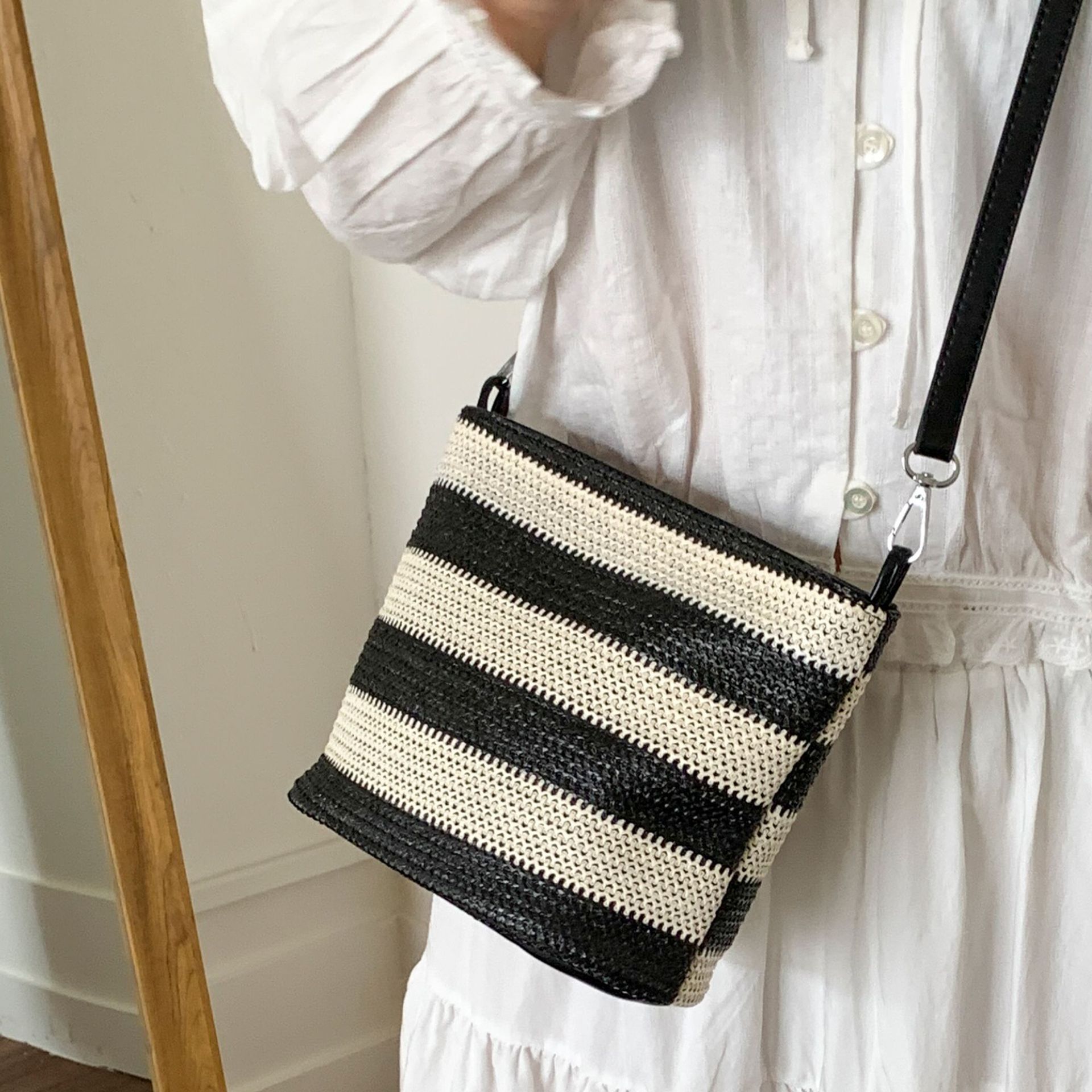 Vacation Black And White Woven Striped Bucket Bag 2024 - Flycurvy 