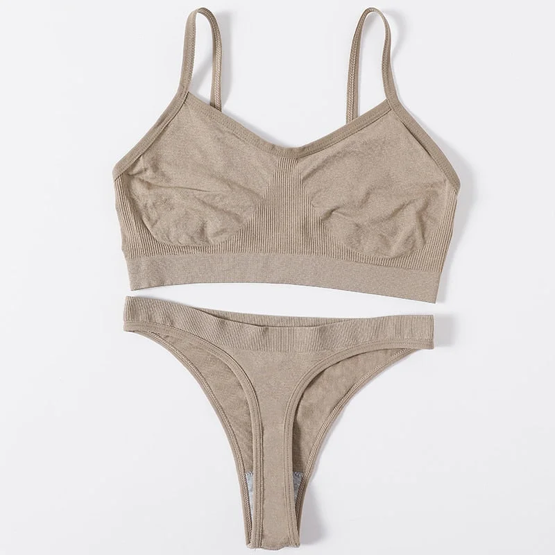 Women Seamless Bra Set Female Underwear Set Low Waist Thong Panties Comfort Bra Bralette Sexy Lingerie Brassiere Ribbed Top Suit