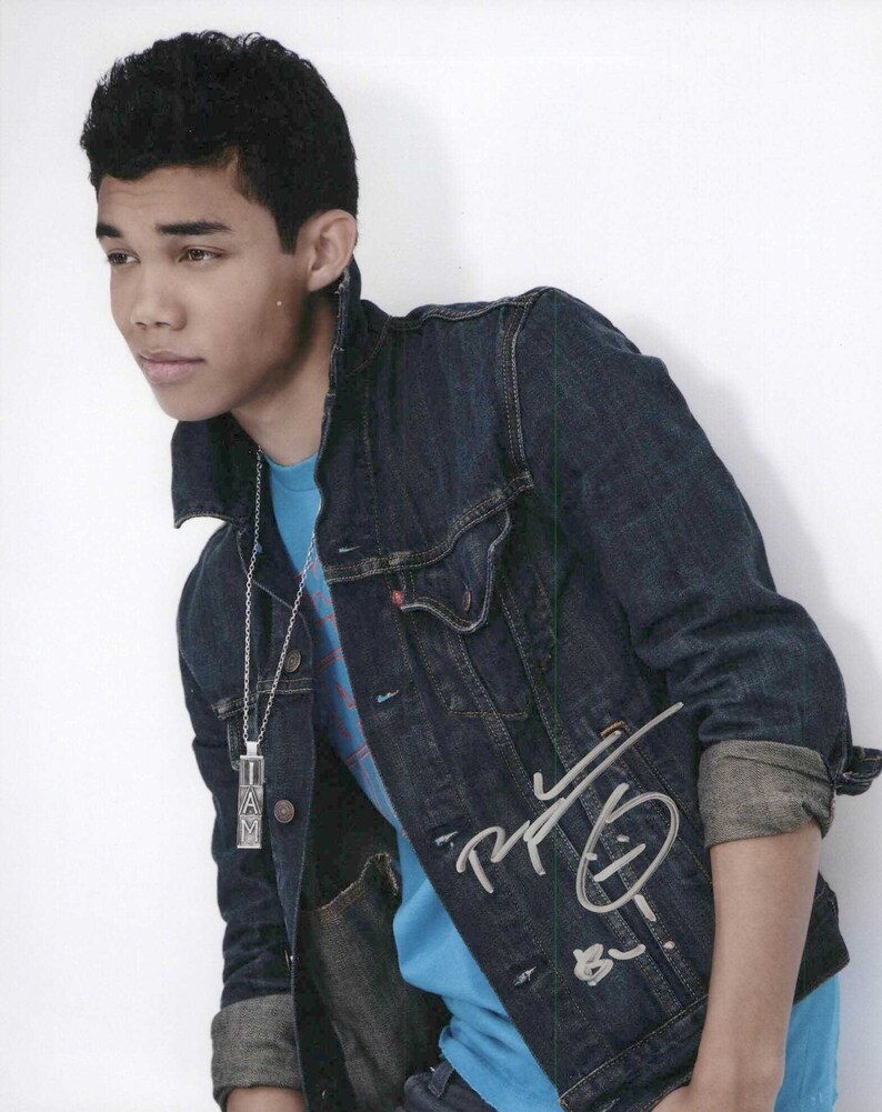 Roshon Fegan Signed Autographed Glossy 8x10 Photo Poster painting - COA Matching Holograms