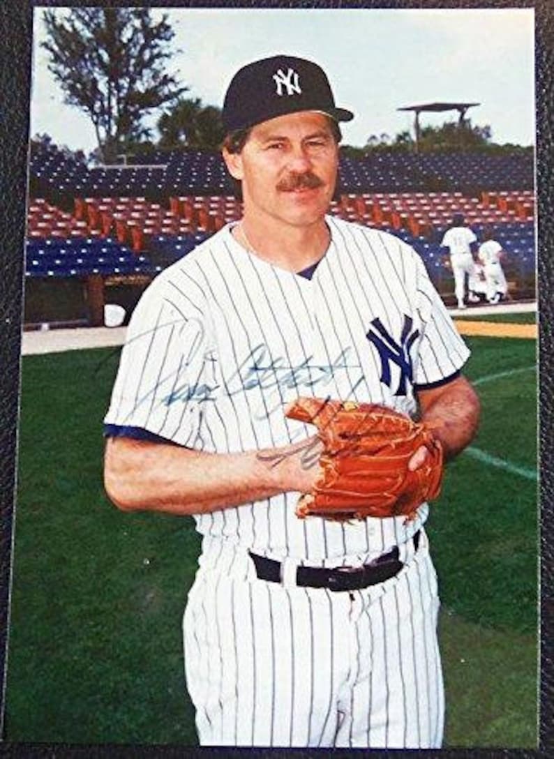 Jim 'Catfish' Hunter (d. 1999) Signed Autographed Glossy 3.5x5 Photo Poster painting (New York Yankees) - COA Matching Holograms