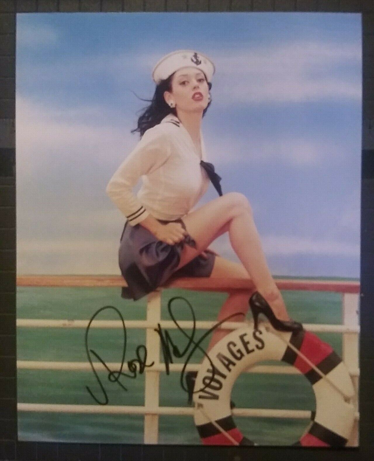 Rose McGowan signed 8x10