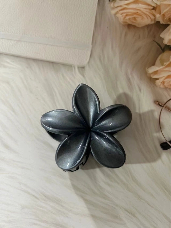 2 Pieces Women’s Sweet Flower Arylic Hair Claws