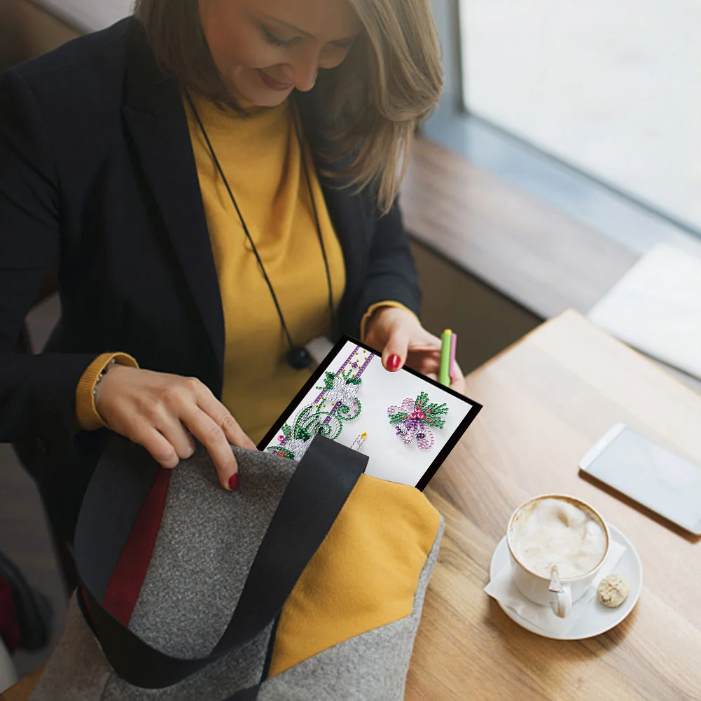 Christmas Style Partial Shaped Drill 50 Pages A5 Diamond Painting Book