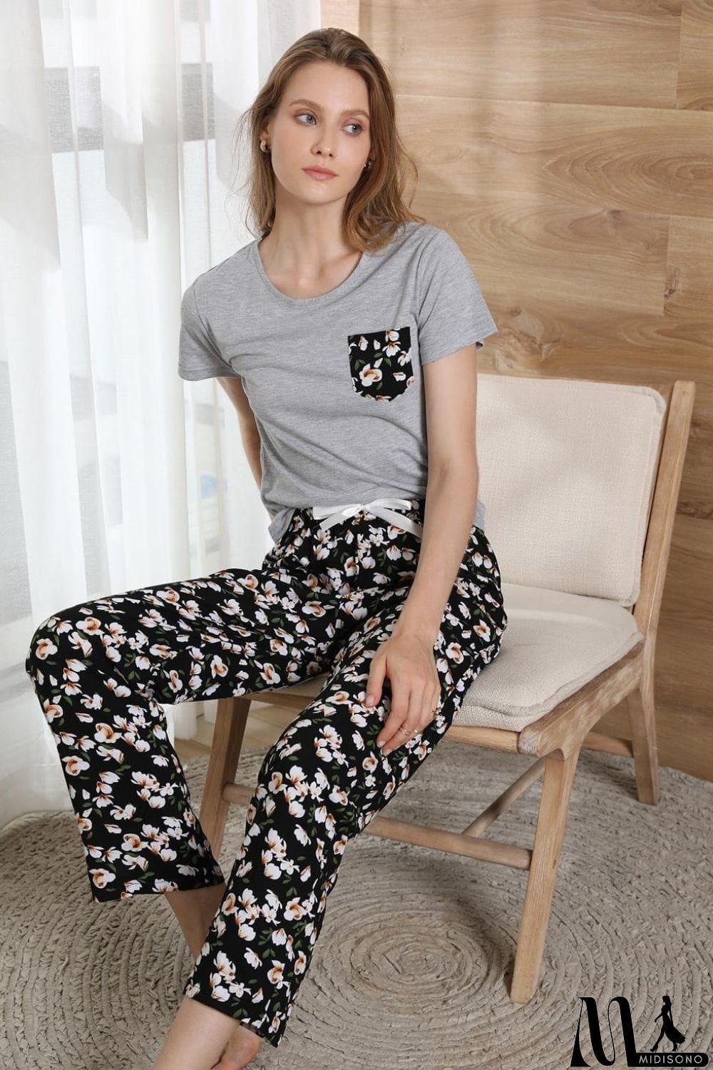 MidiSono - Round Neck T-Shirt and Floral Pants Lounge Set