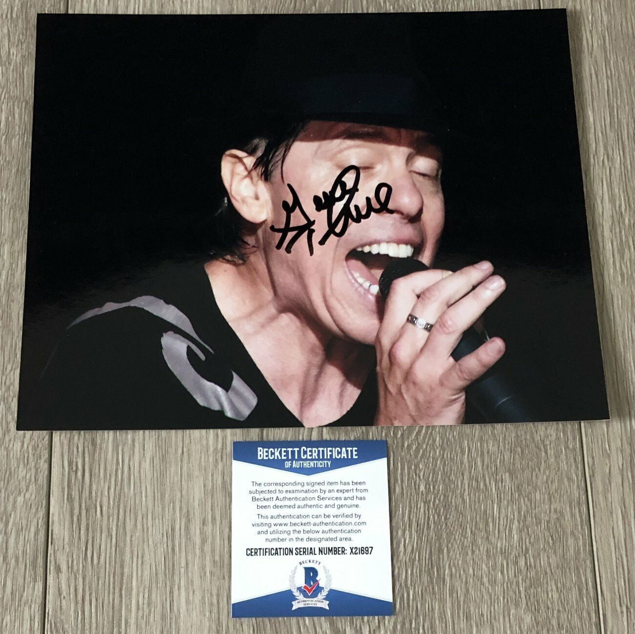 GEORGE THOROGOOD AND THE DESTROYERS SIGNED 8x10 Photo Poster painting w/EXACT PROOF BECKETT COA