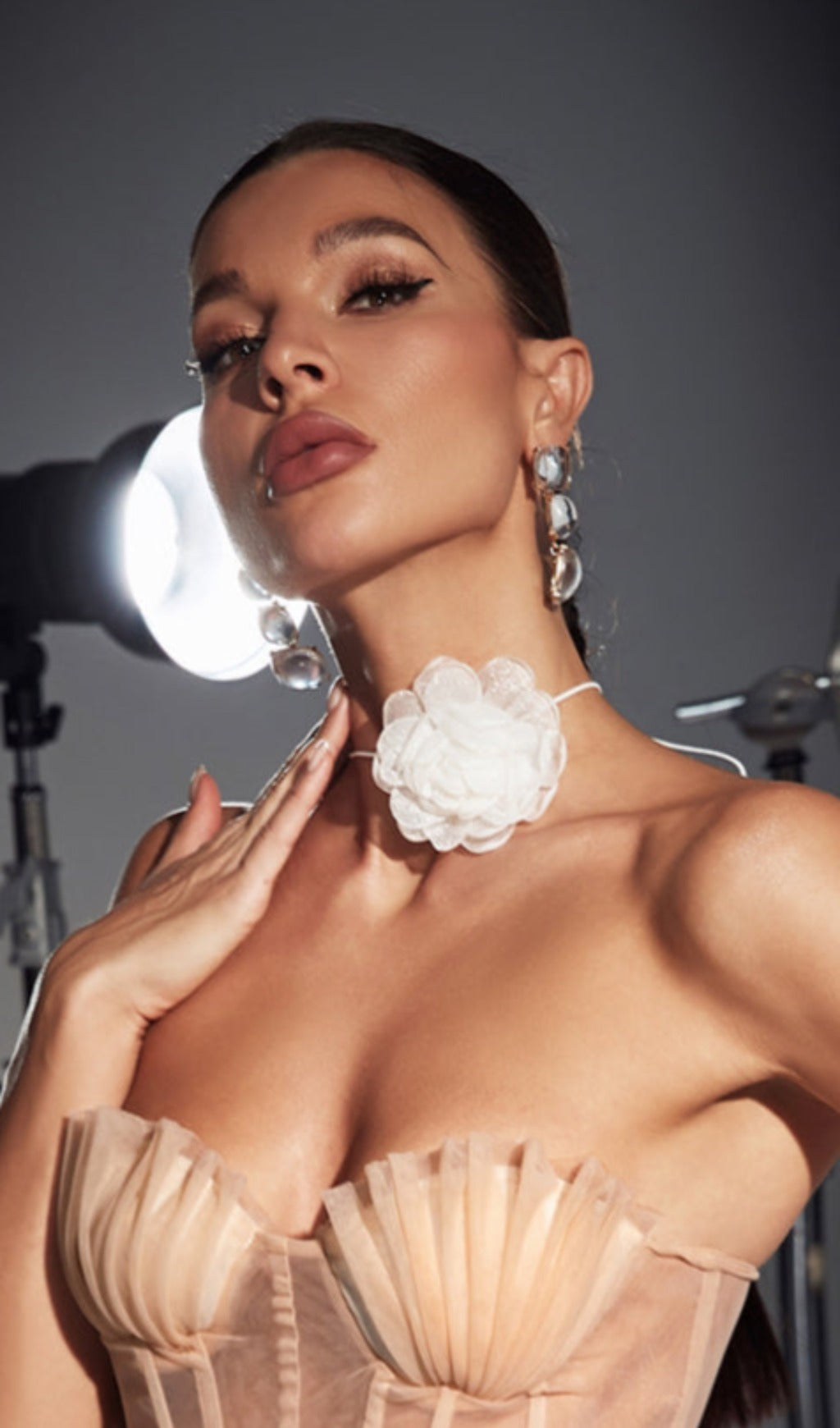 White Flower Mesh Choker Miss Lee Label