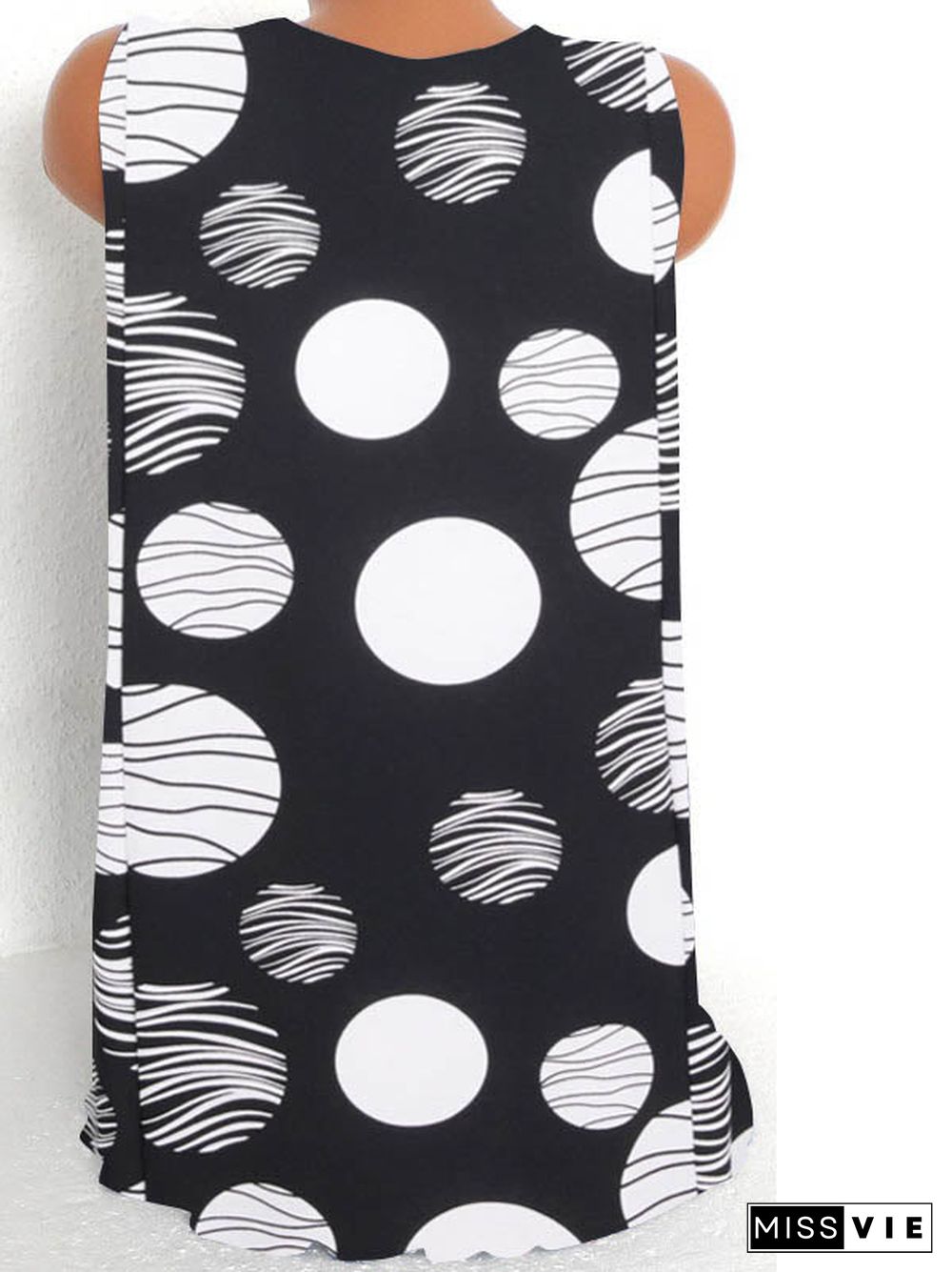 Women's Sleeveless V-neck Polka Dot Printed Top