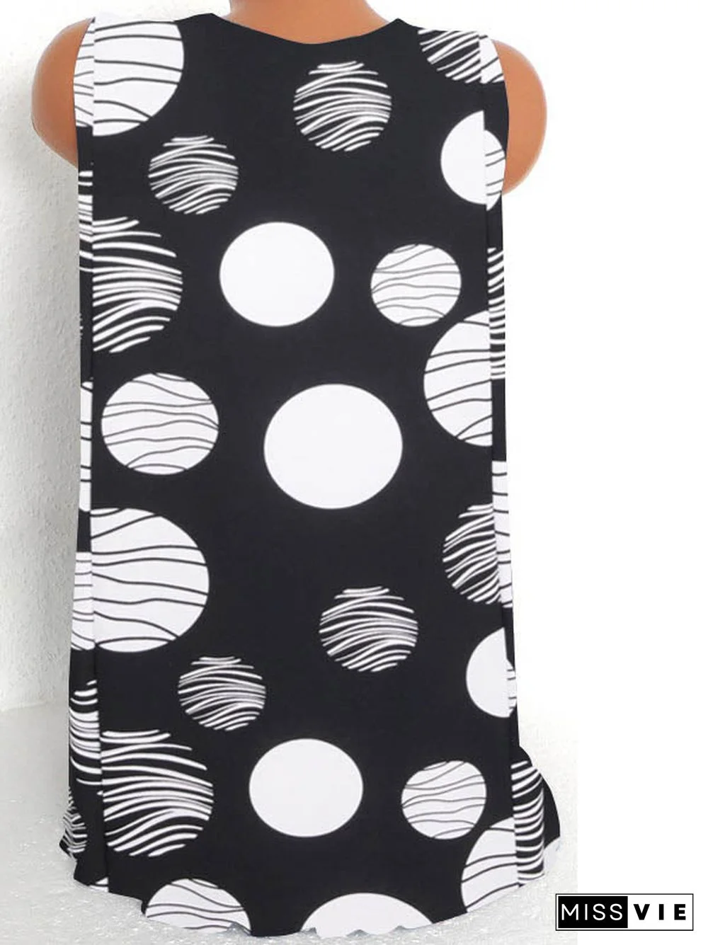 Women's Sleeveless V-neck Polka Dot Printed Top