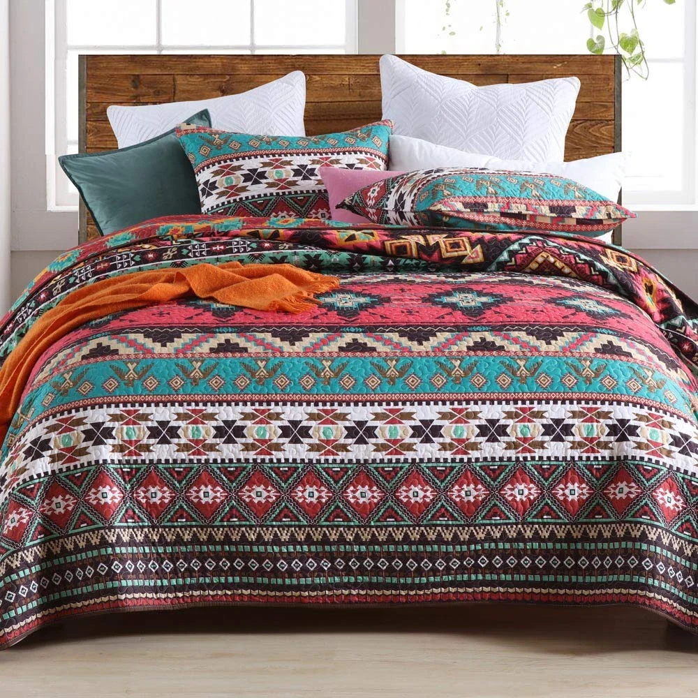 Qucover Bohemian Quilts - 3 Pieces Microfiber Queen Quilt Set with 2 Pillow Shams, Reversible Multicolored Boho Brown, Red and Green Quilted Blankets Bedspread, Queen 86” x 94”