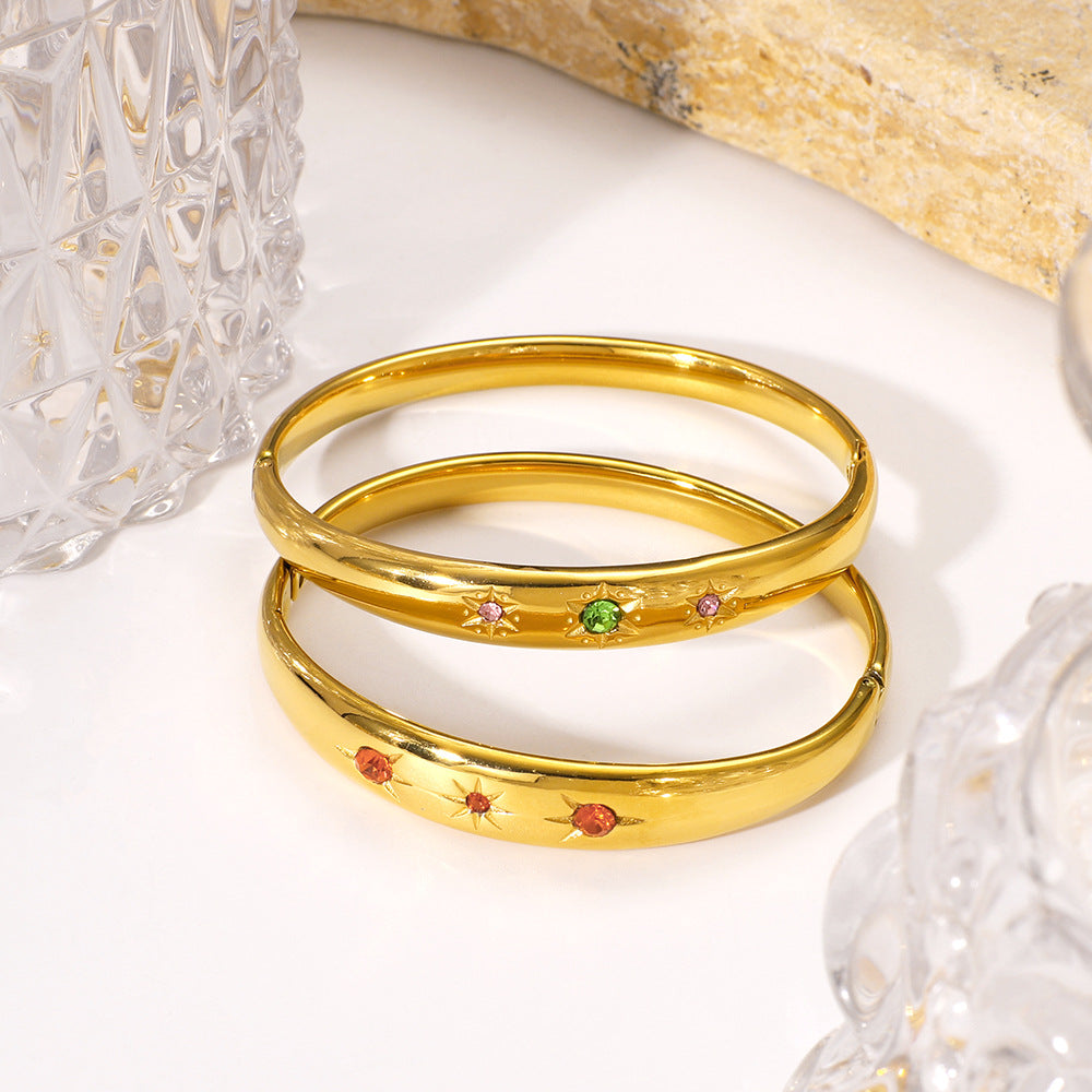 Fashion French Stainless Steel Bracelet Plated With 18K Gold And Inlaid With Zircon Shiny Retro Style Bracelet For Women