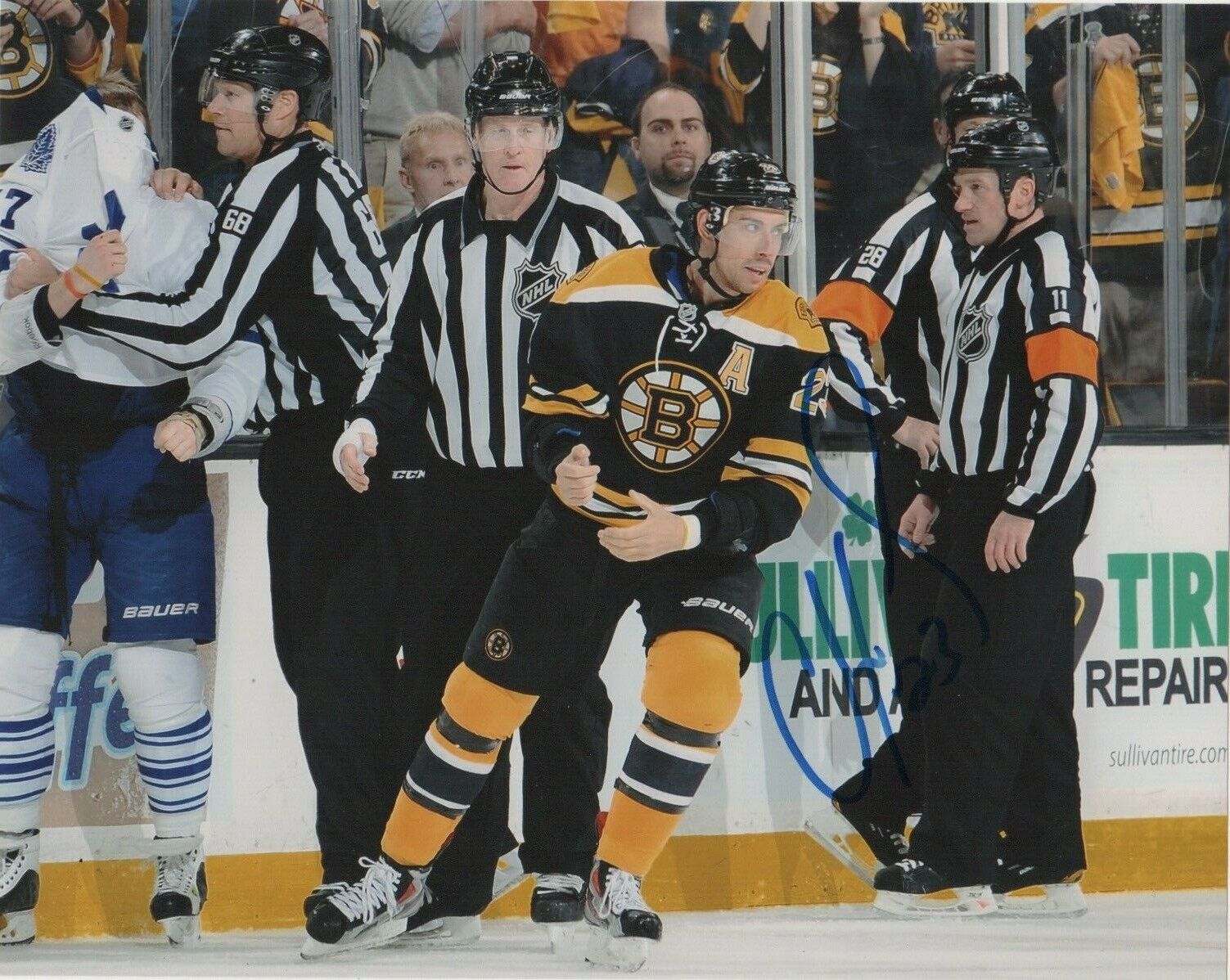 Boston Bruins Chris Kelly Signed Autographed 8x10 Photo Poster painting COA