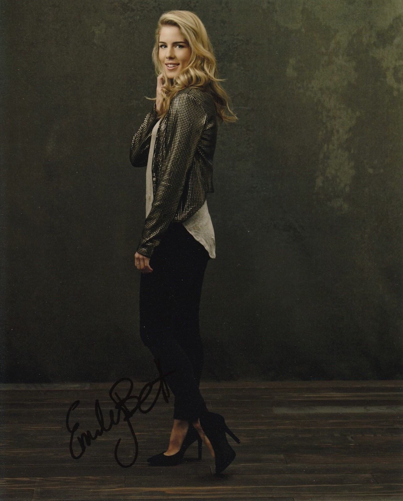 Emily Bett Rickards Autographed 8x10 Photo Poster painting with CoA and Full Signing Details