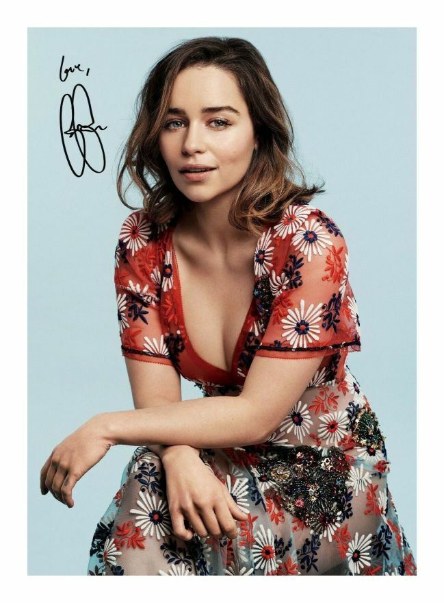 EMELIA CLARKE AUTOGRAPH SIGNED PP Photo Poster painting POSTER