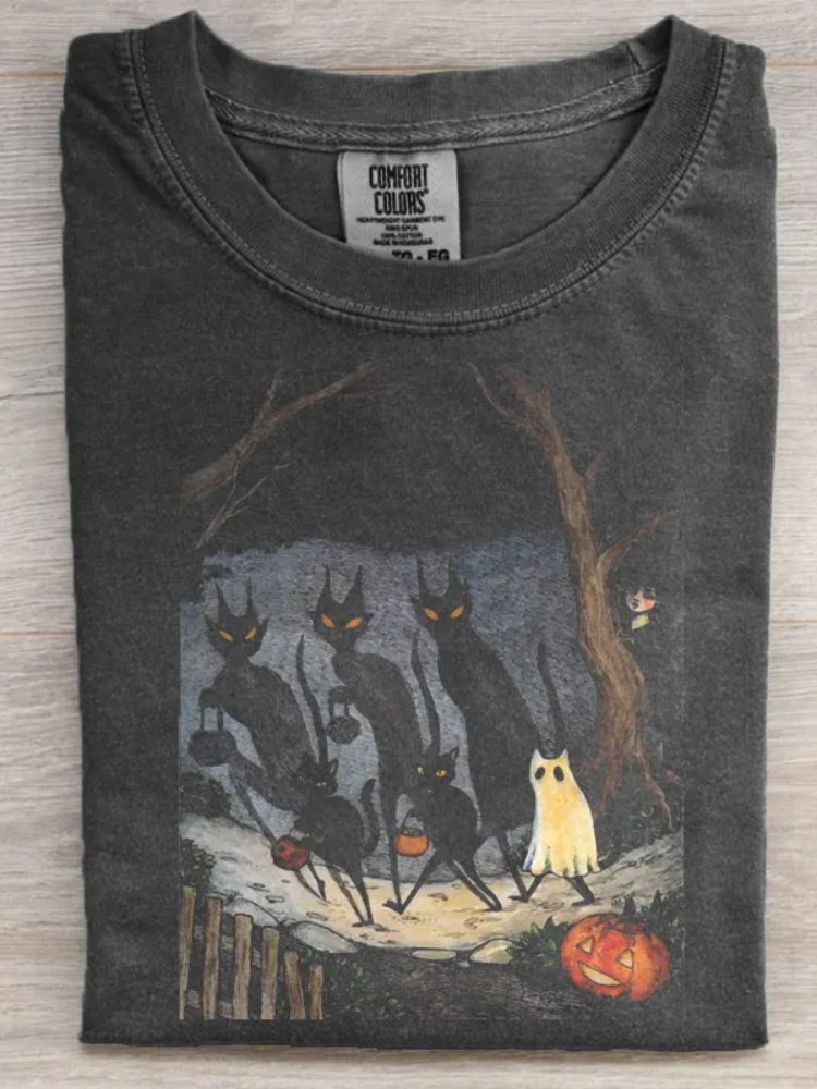 Black cat halloween T-Shirt