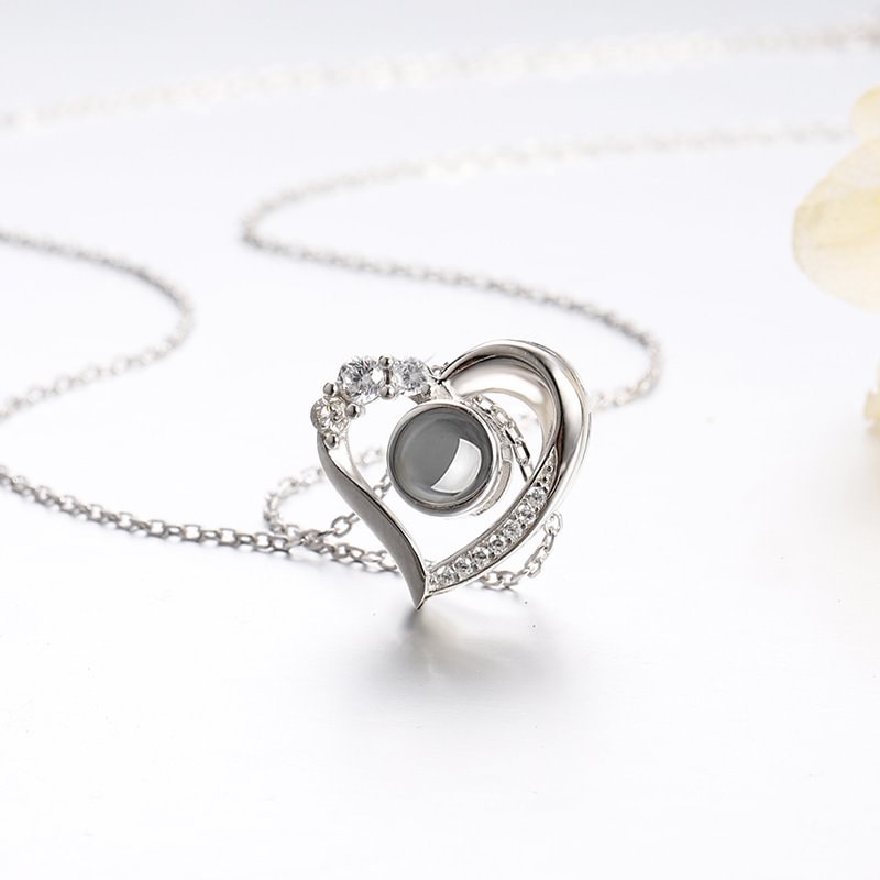 Love Heart Diamond Pendant - Necklace that can be projected