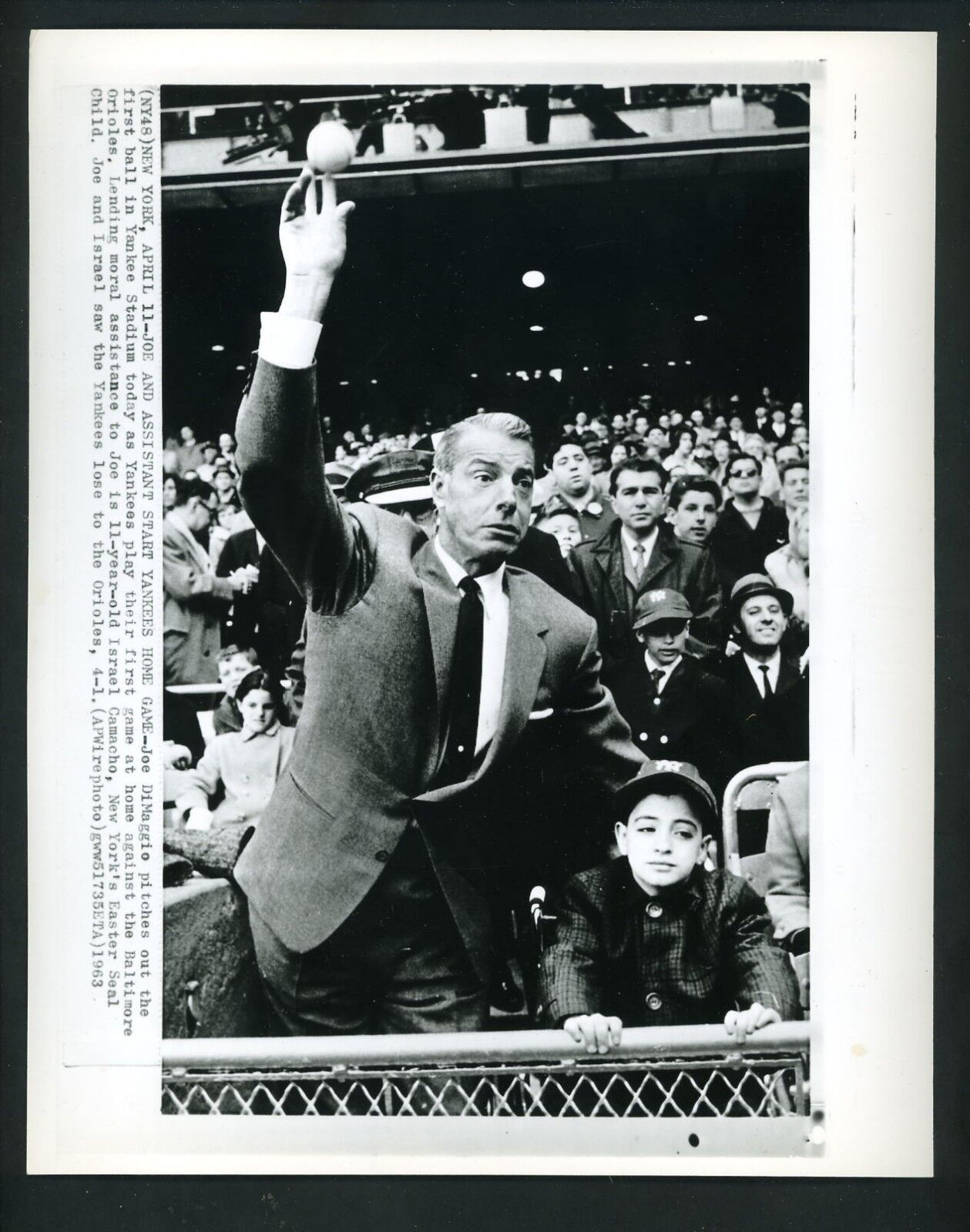 Joe DiMaggio throws out first pitch 1963 Press Photo Poster painting Yankees Israel Camacho