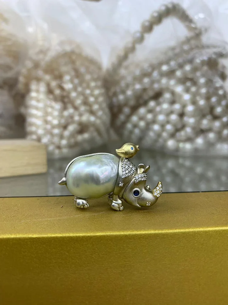 tina pearls custom high quality natural pearls sliver pretty rhino pendant size 25mm*18mm 