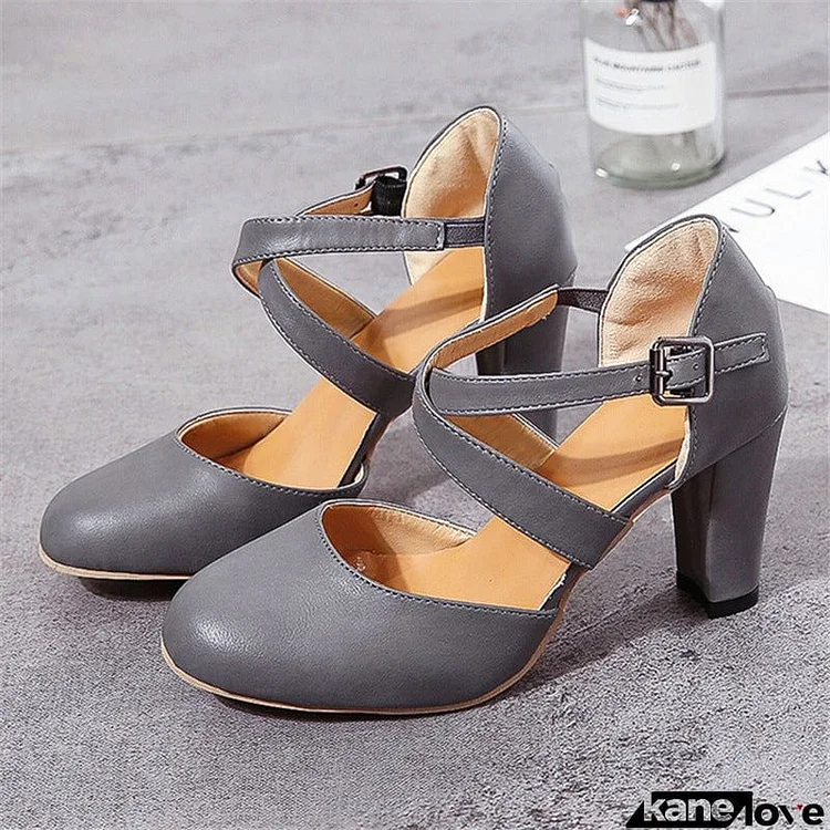 Female Stylish Delicate Round Toe Block Heel Buckle Pumps