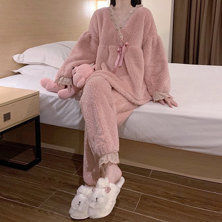 Sweet V-neck Lace Plush Pajamas Set - Modakawa modakawa