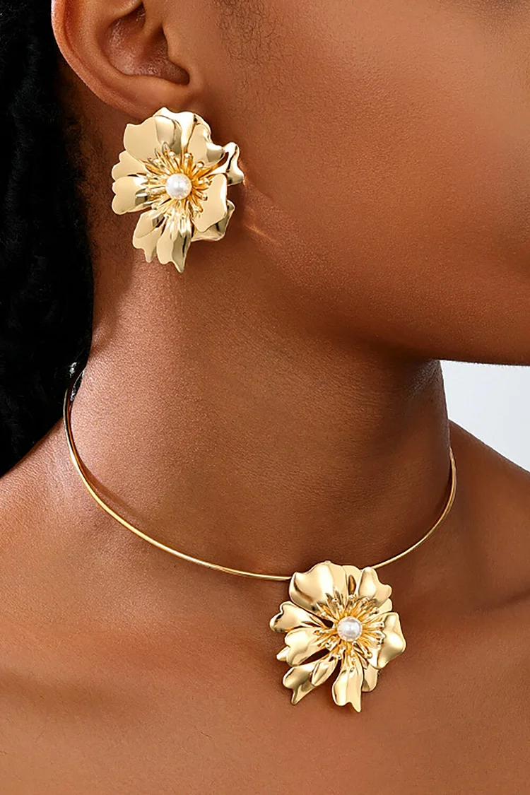 Alloy Flower Pendant Necklace Stud Earrings Set